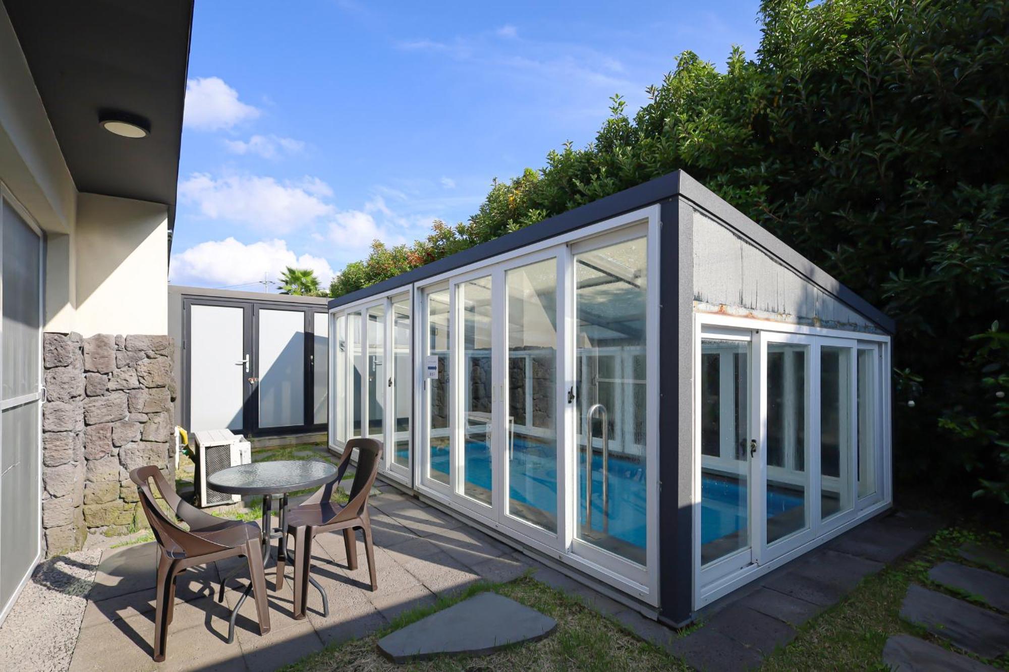 Pool And Villa Sorang Czedżu Zewnętrze zdjęcie